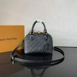 Picture of Louis Vuitton Handbags _SKUfw214921921fw